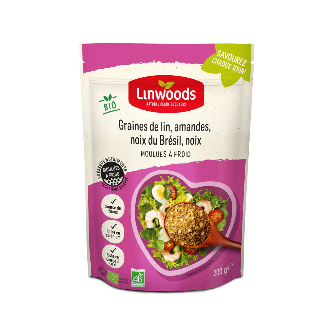 Graines de lin, amandes, noix du Brésil et noix moulues bio